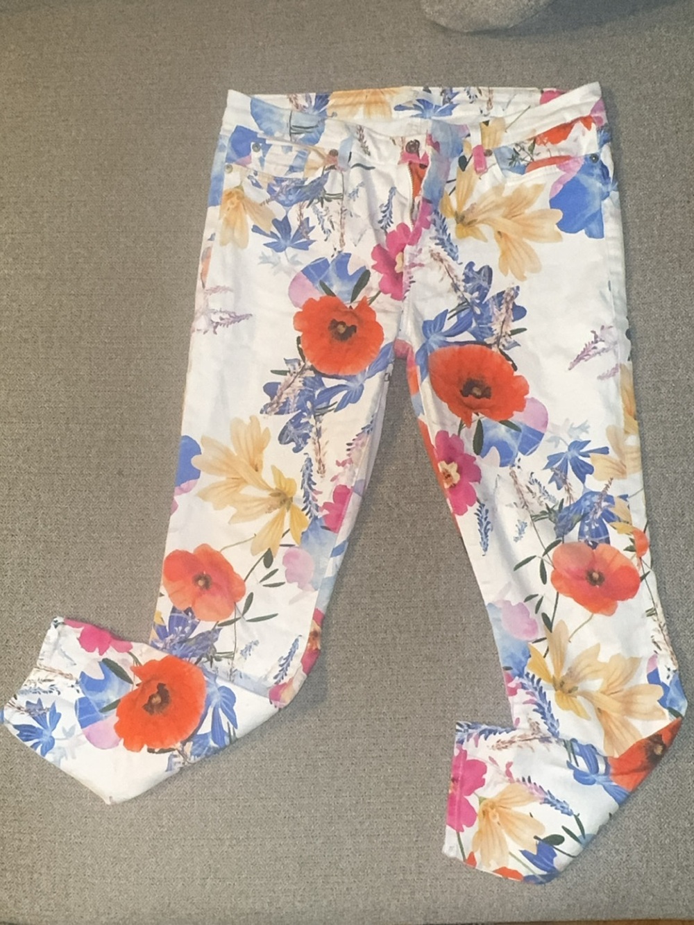 7 For All Mankind White Floral Jeans with Red, Blue, Yellow Accents